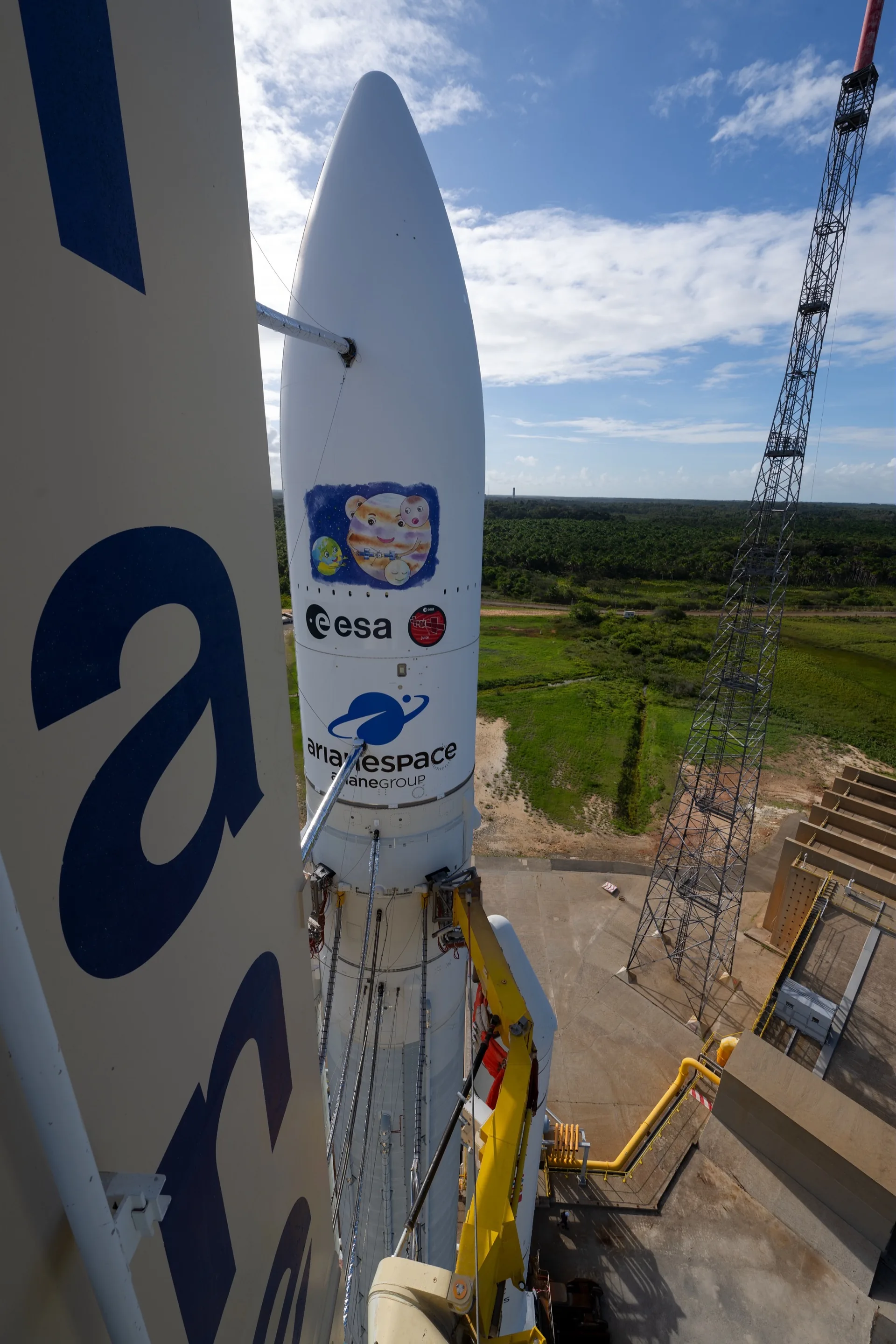 ESA's JUICE spacecraft en route to Jupiter and its icy moons — ESA's flagship planetary science mission