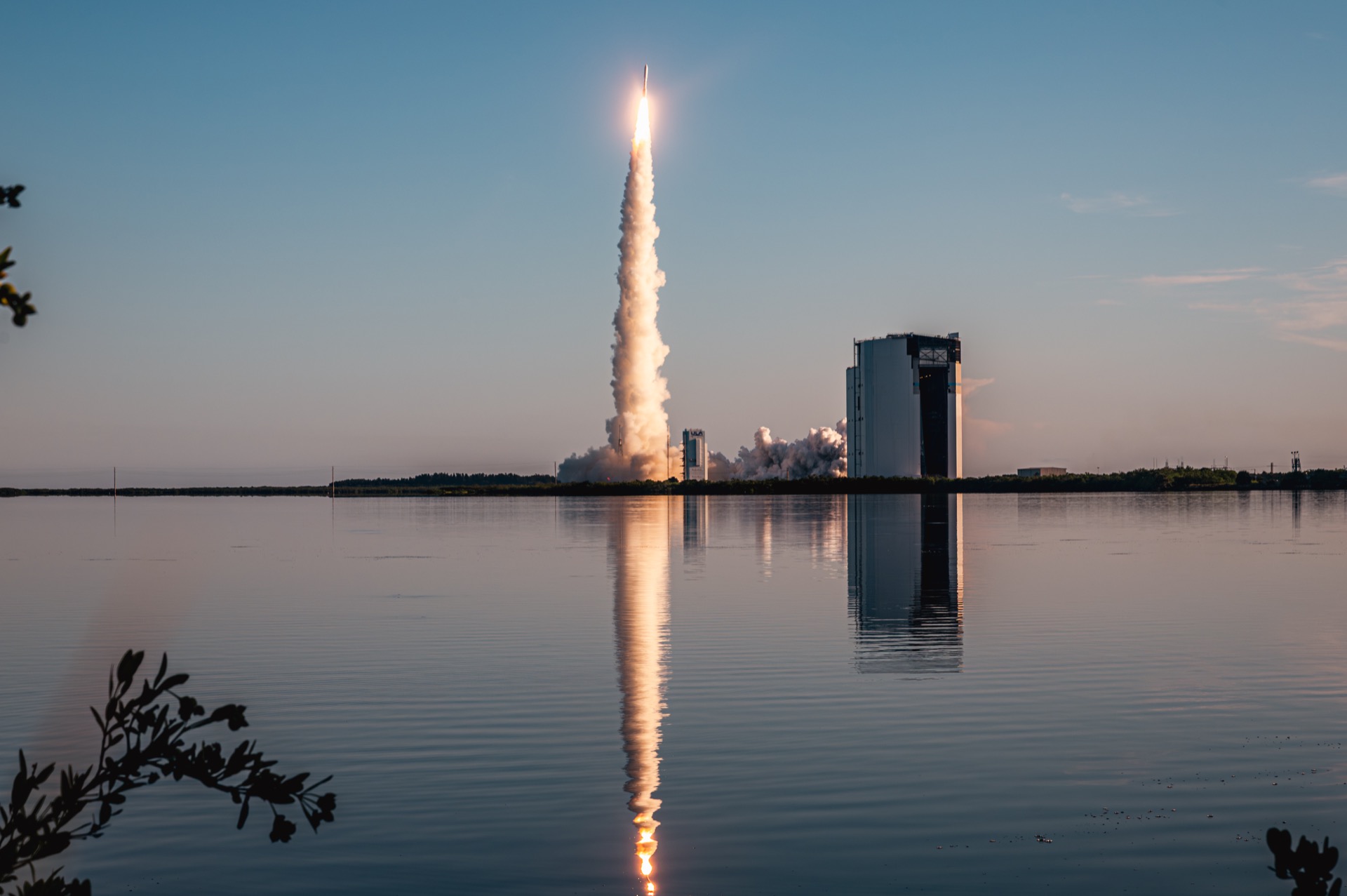 Atlas V rocket carrying Kuiper satellites at liftoff