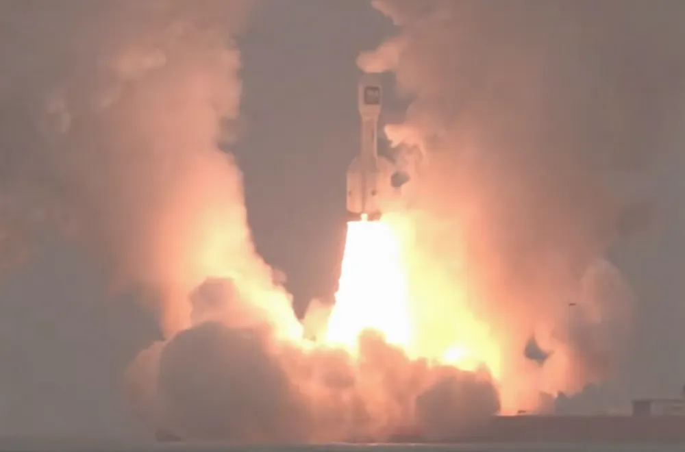 Orienspace's Gravity-1 rocket in powered flight after a sea launch off Shandong, China, October 2025.