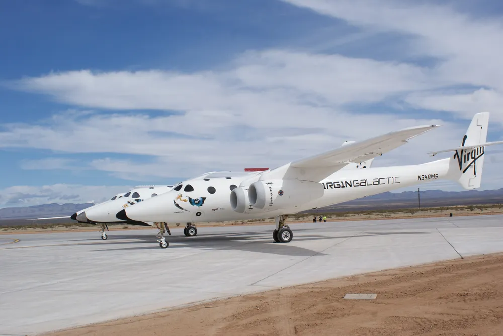 VMS Eve carrying SpaceShipTwo on the taxiway at Spaceport America, New Mexico.